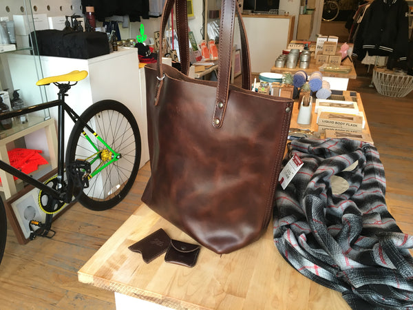 Calgary Classic Tote- Chocolate