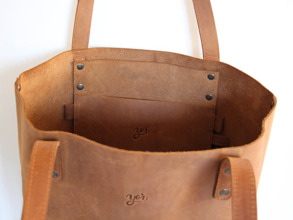 Calgary Classic Tote - Maple